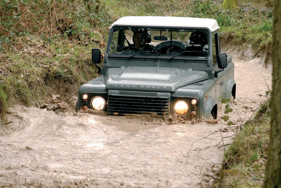  Land Rover Defender 2006 года  (фото 47 из 227)